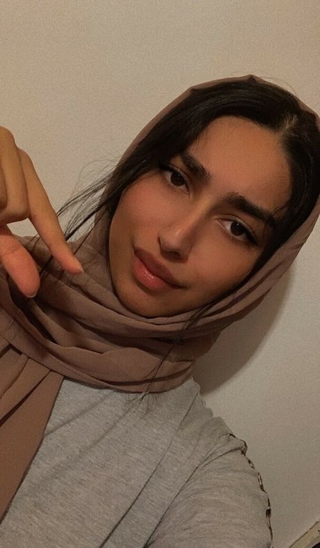 Galinaxgoddess UK Muslim nude leaked OnlyFans photo #1
