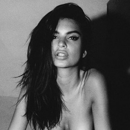 Emily Ratajkowski NUDE Leaks