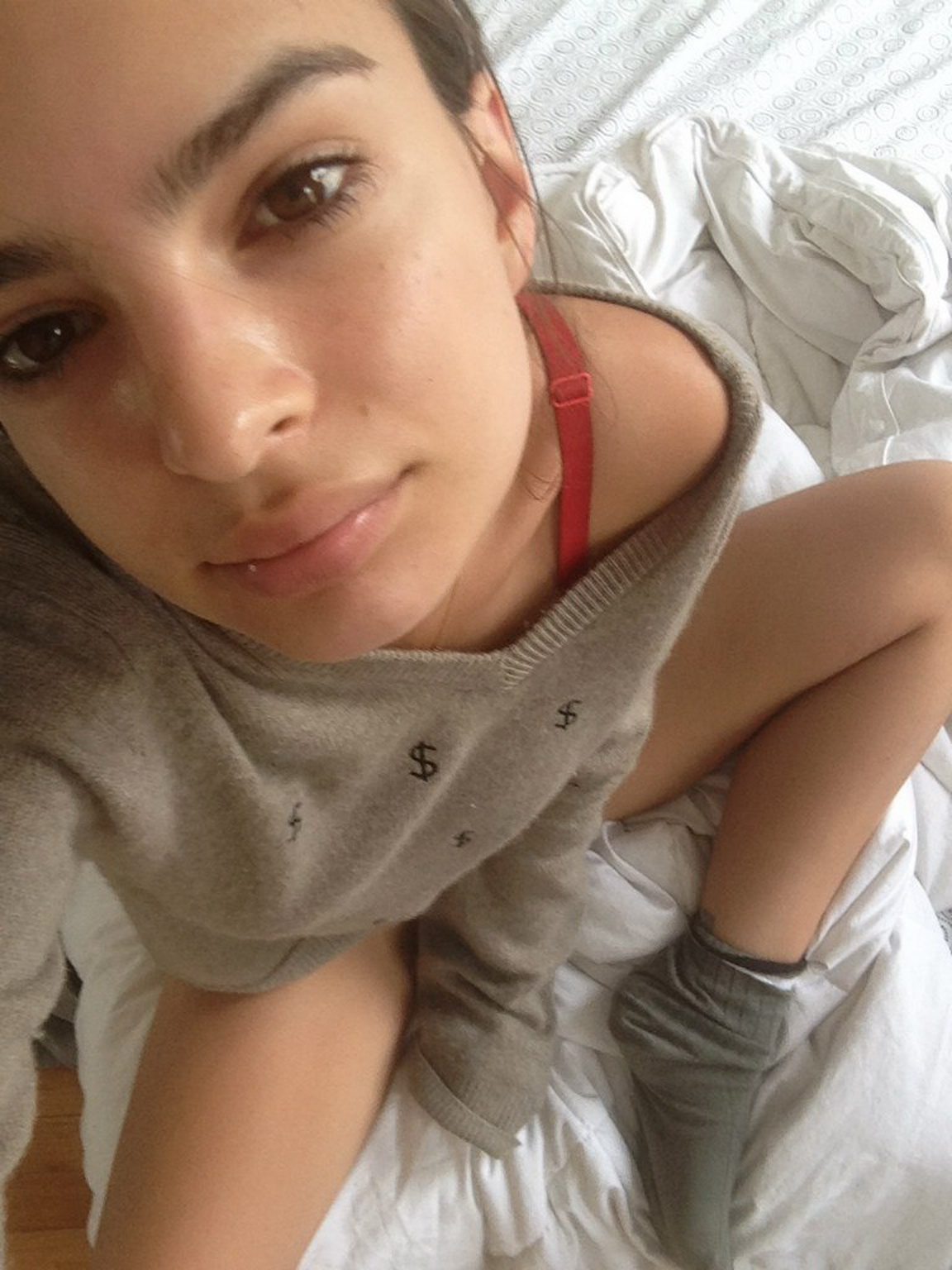 Emily Ratajkowski NUDE Leaks