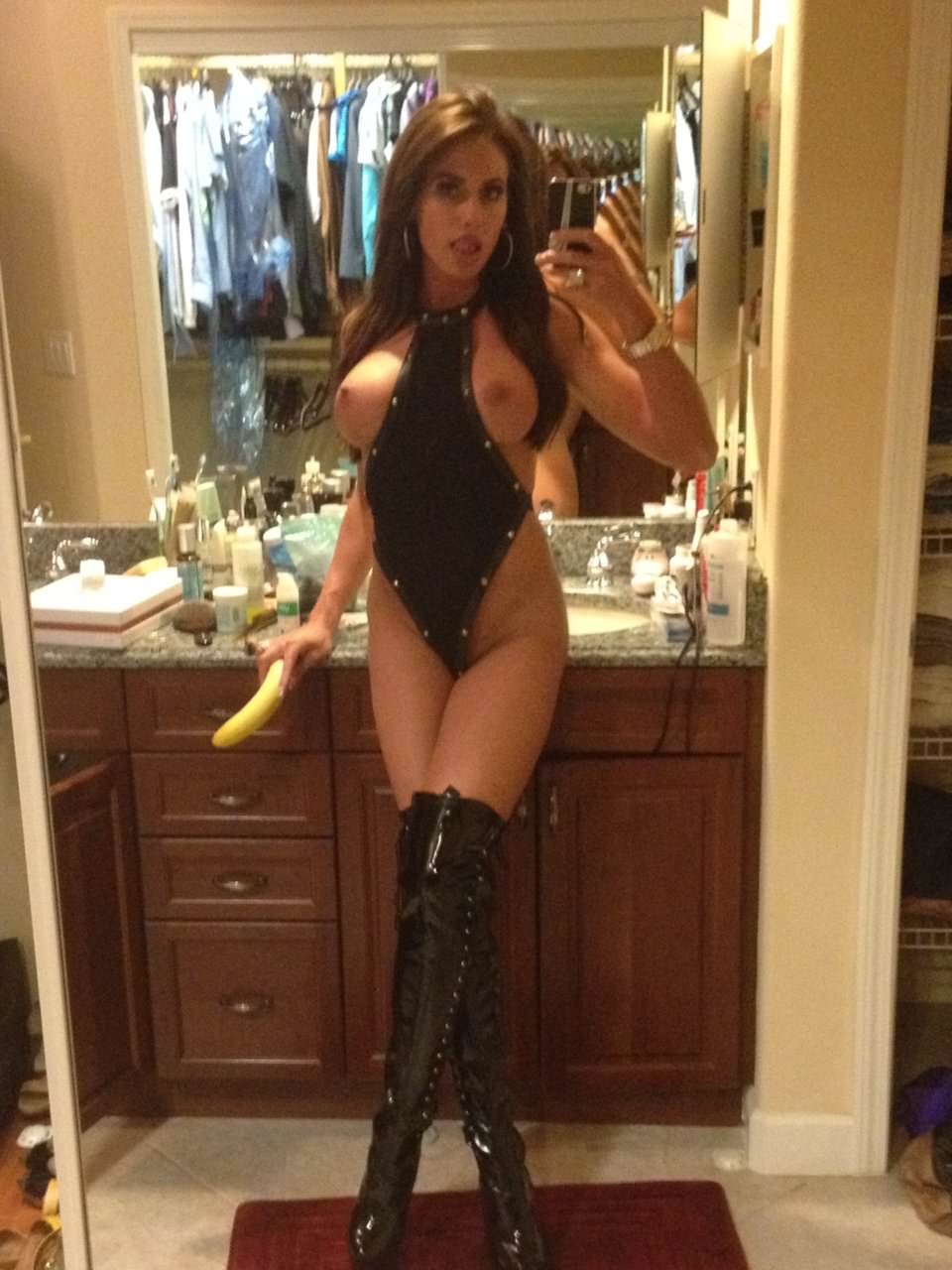 Holly Sonders nude leaked Celebrity Leaks.net 4 1