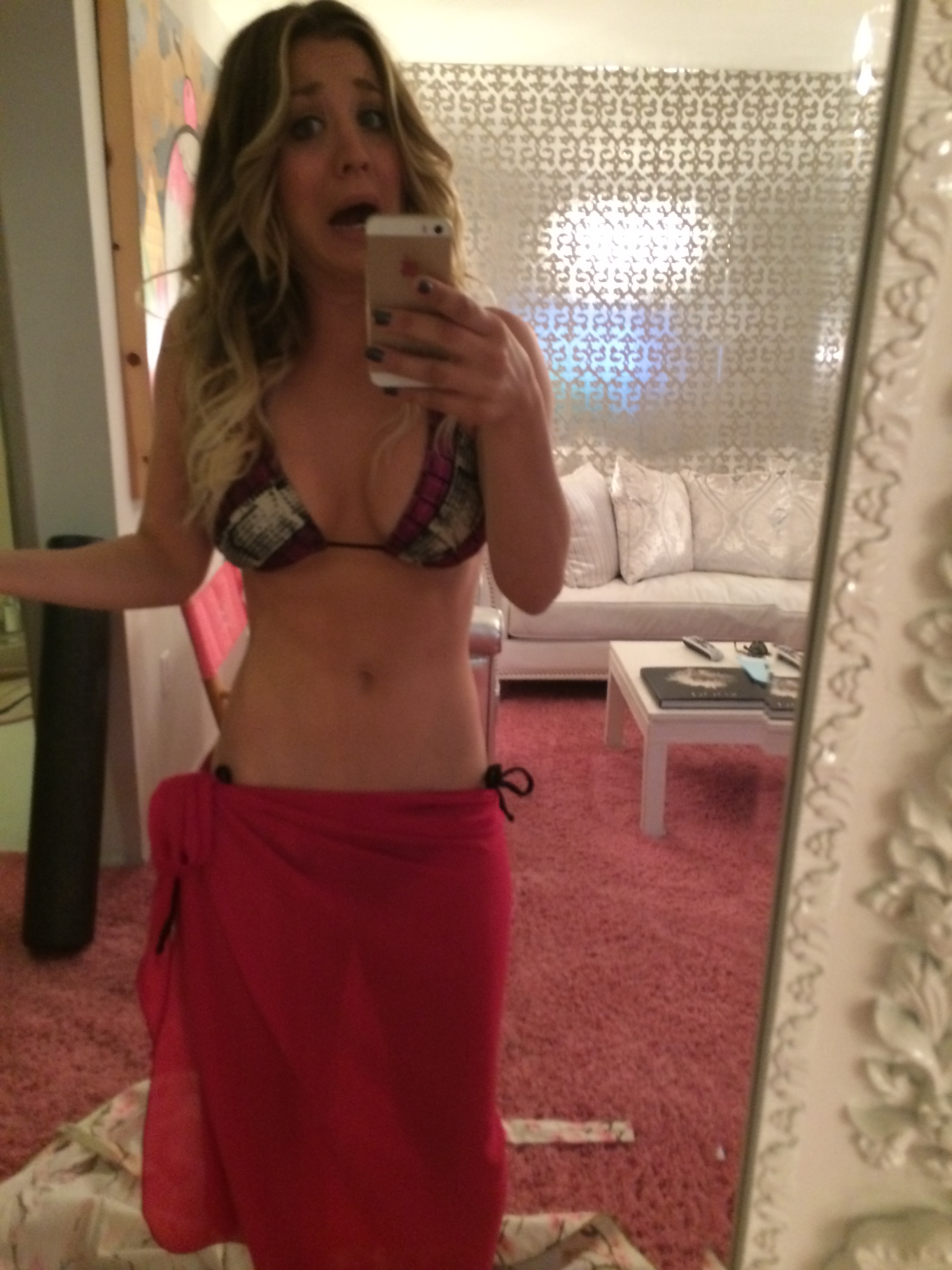 Kaley Cuoco NUDE Leaks