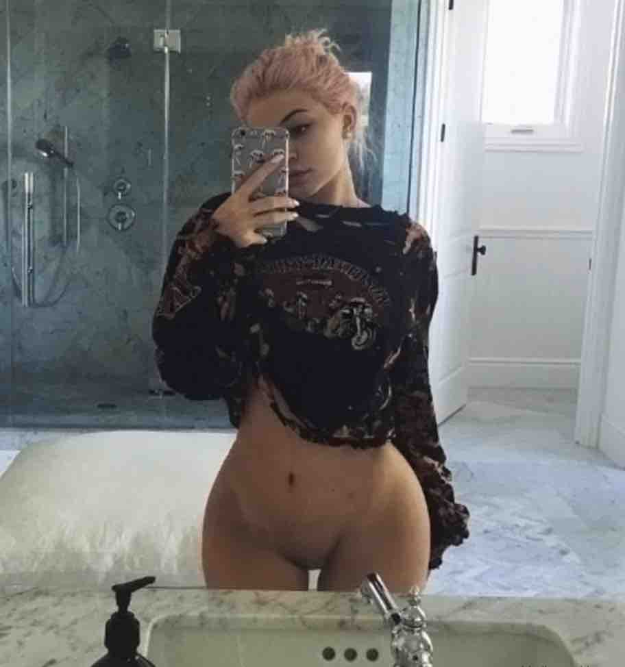 Kylie Jenner Nude