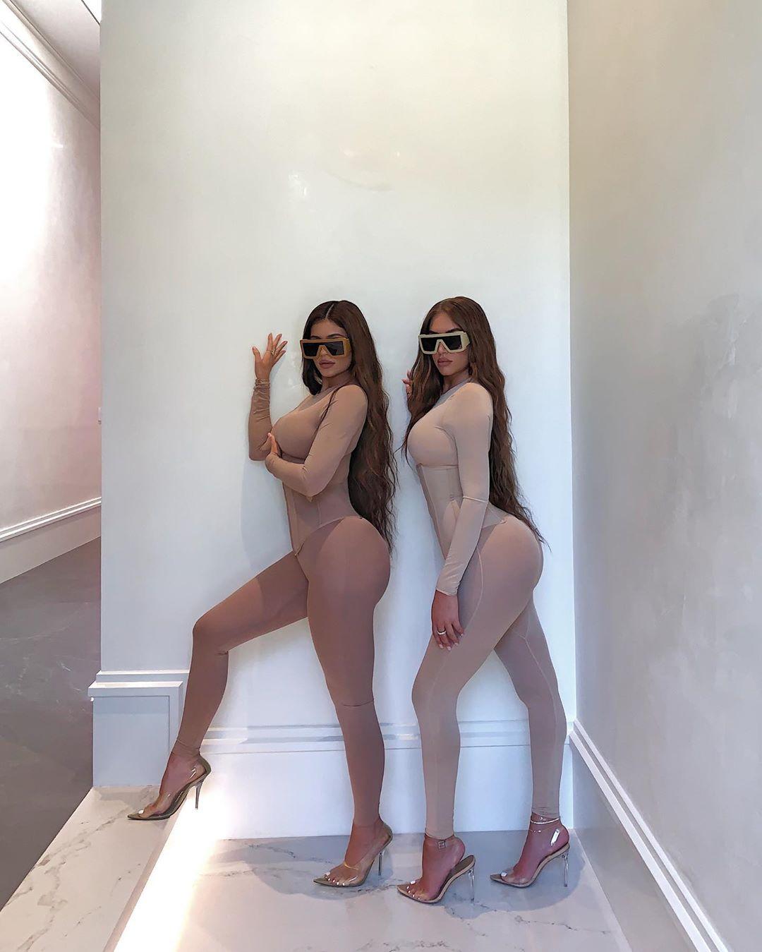 Kylie Jenner Lesbian Bikini Haul Photoshoot Leaked