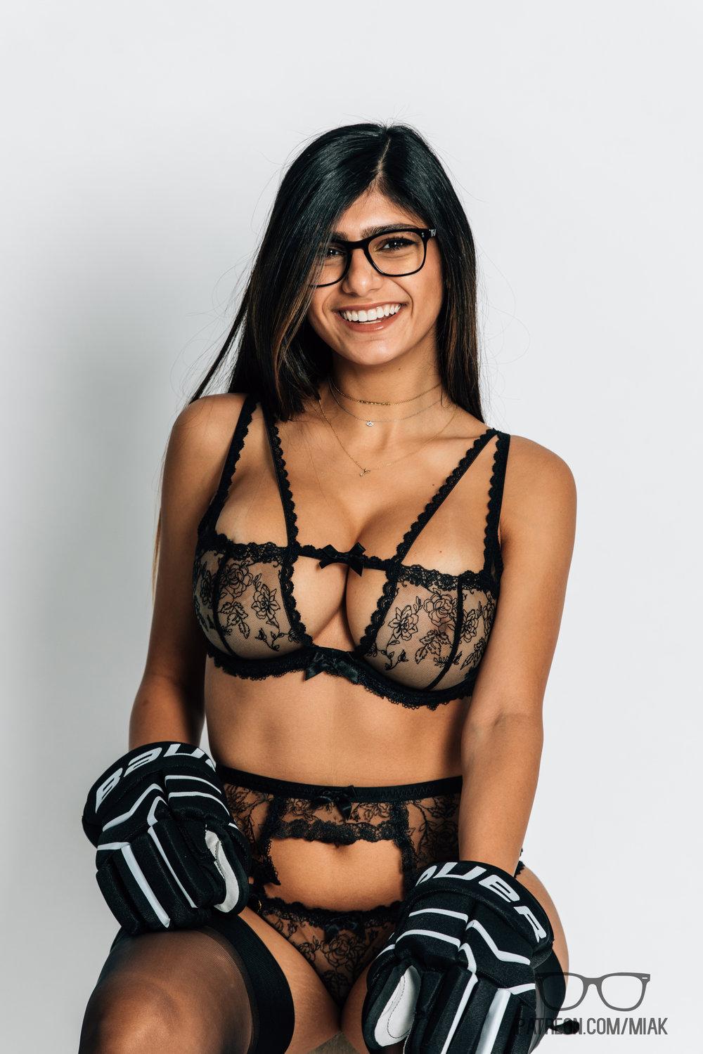 Mia Khalifa Sports Lingerie Patreon Photoshoot Leaked 9