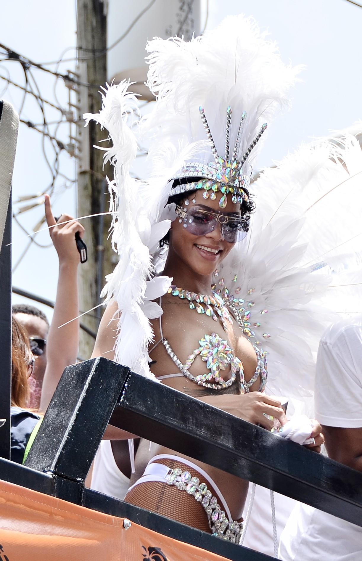 Rihanna Nipple Slip Barbados Festival Photos Leaked